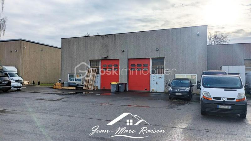 Local d'activité / Entrepôt - 326 m² - 99 pièces