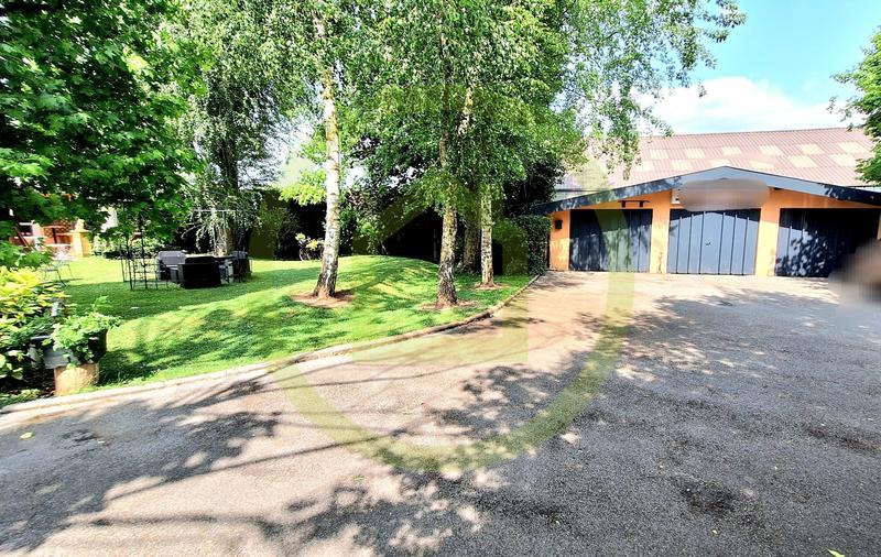 Maison - 173 m² - 9 pièces