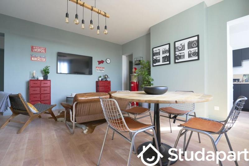 Chambre - 15 m² - 1 pièce