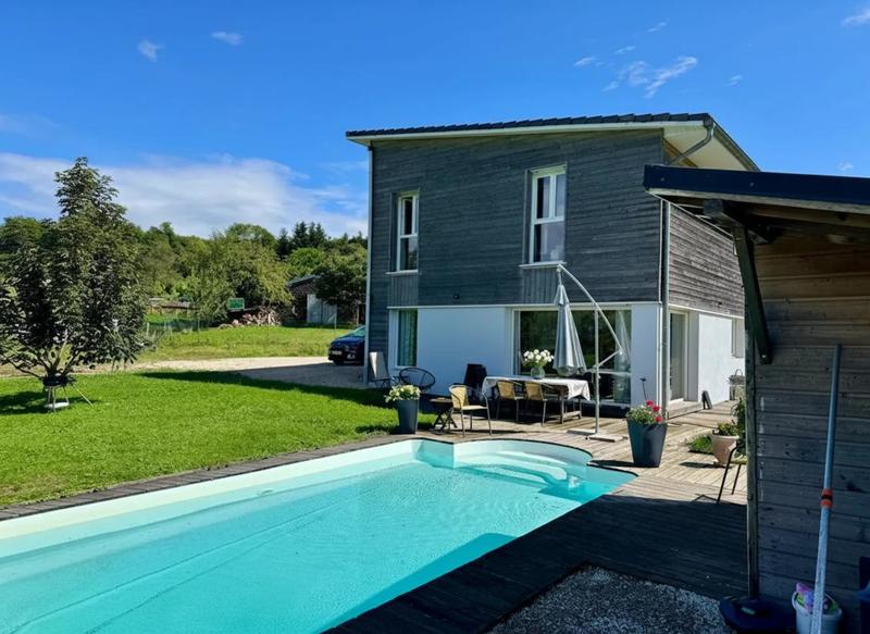 Propriété - 200 m² - 8 pièces