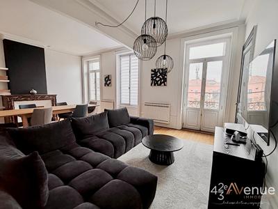 Appartement - 99 m² - 3 pièces