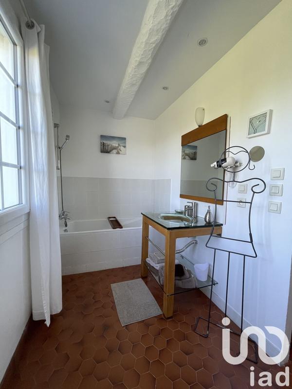 Maison - 275 m² - 11 pièces