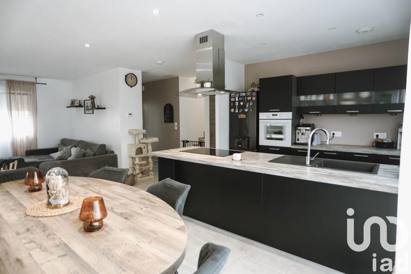 Maison - 96 m² - 6 pièces