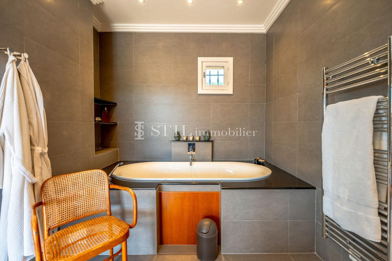 Villa - 314 m² - 6 pièces