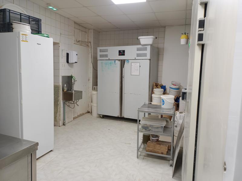 Fonds de commerce - Magasins - 250 m²