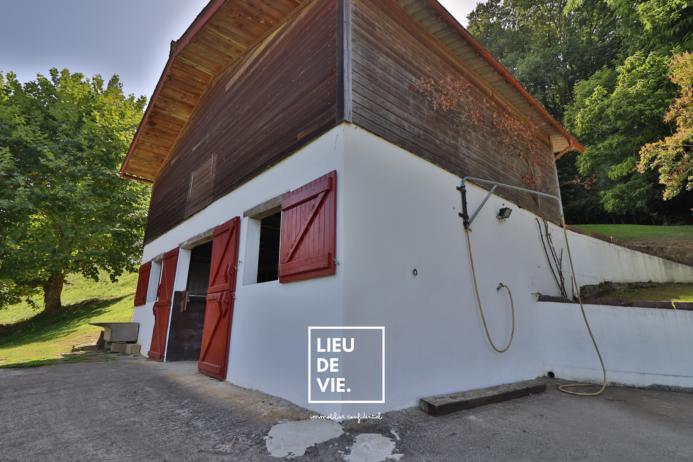 Maison ancienne - 212 m² - 8 pièces