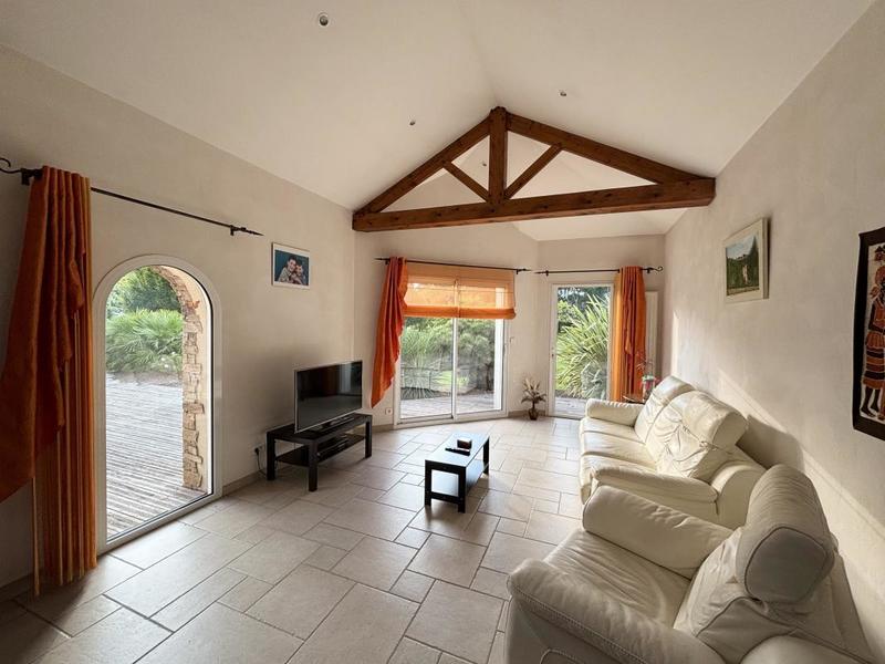 Maison - 222 m² - 5 pièces