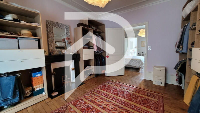 Maison - 283 m² - 11 pièces