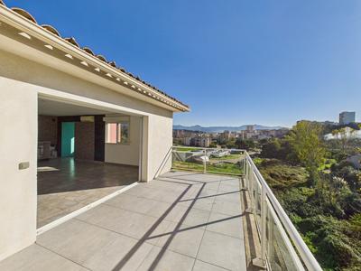 Appartement - 111 m² - 4 pièces