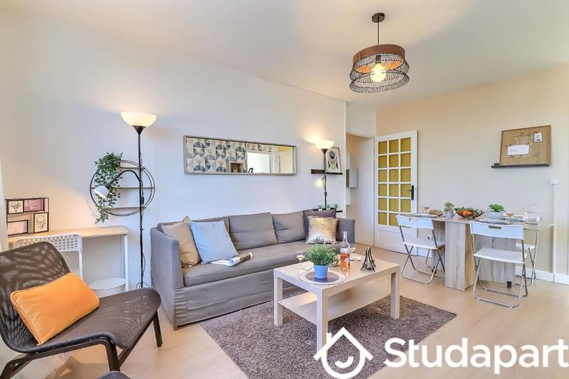 Chambre - 11 m² - 1 pièce