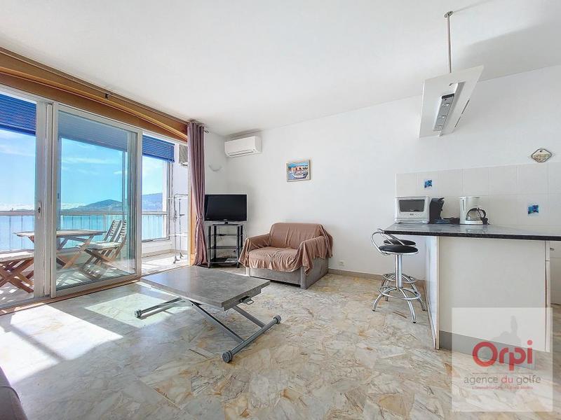 Studio - 40 m² - 1 pièce