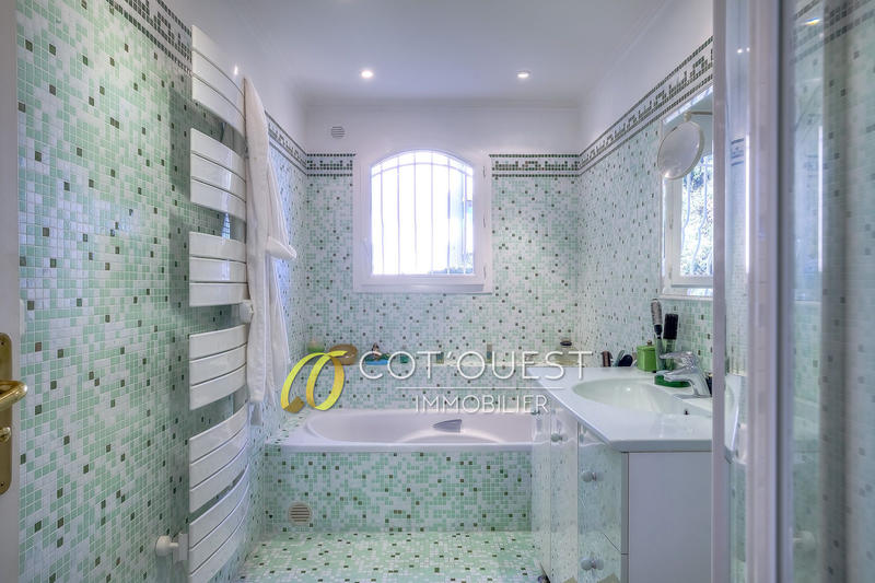 Propriété - 400 m² - 9 pièces