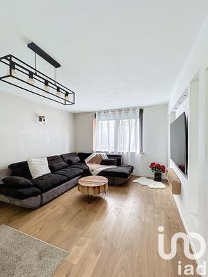 Maison - 202 m² - 9 pièces