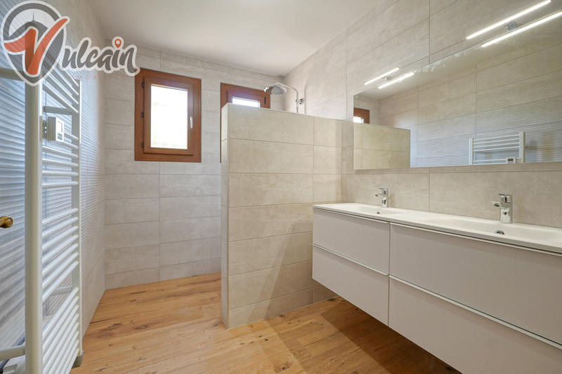 Maison - 227 m² - 8 pièces