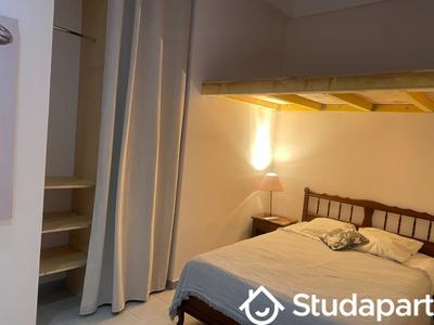 Chambre - 10 m² - 1 pièce