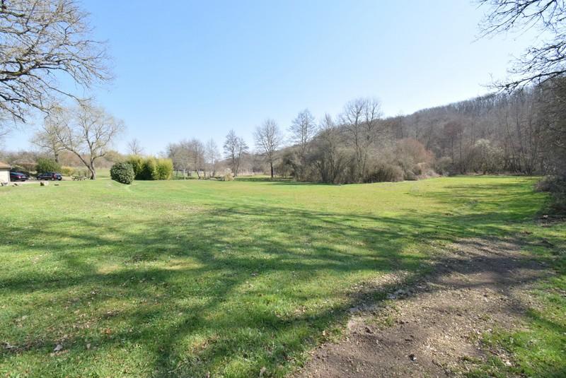 Maison - 330 m² - 7 pièces