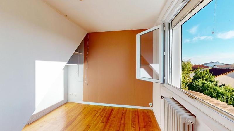 Maison - 95 m² - 5 pièces