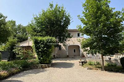 Villa - 199 m² - 10 pièces