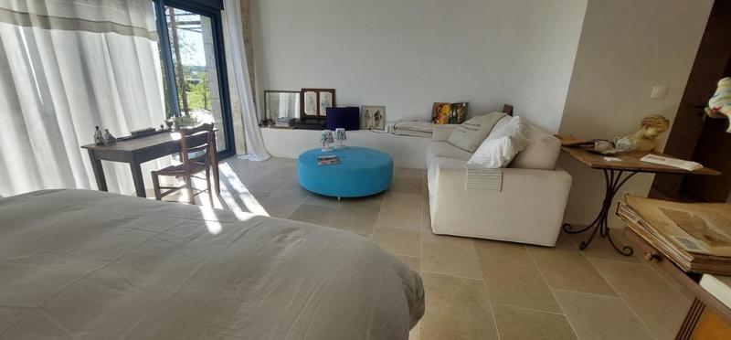 Propriété - 260 m² - 6 pièces