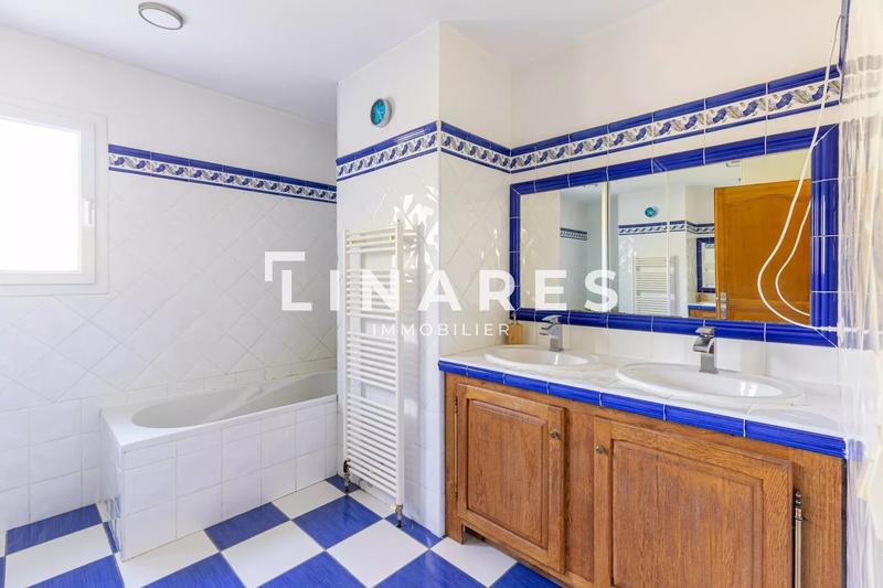 Maison - 145 m² - 5 pièces