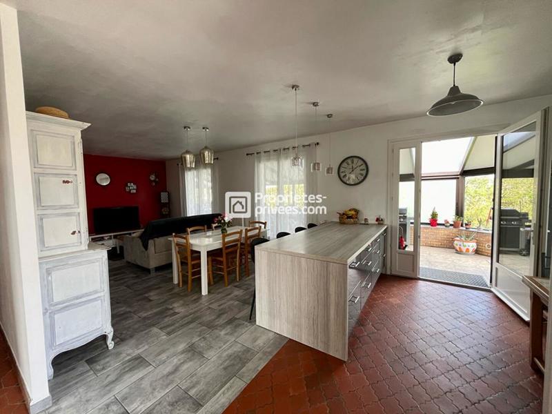 Maison - 200 m² - 8 pièces