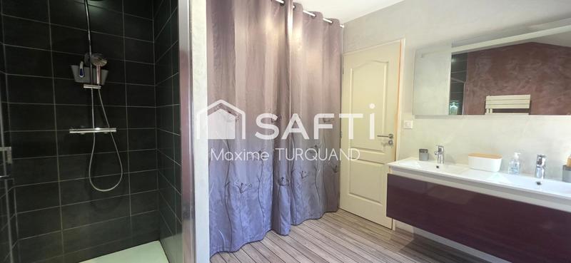 Maison - 208 m² - 8 pièces