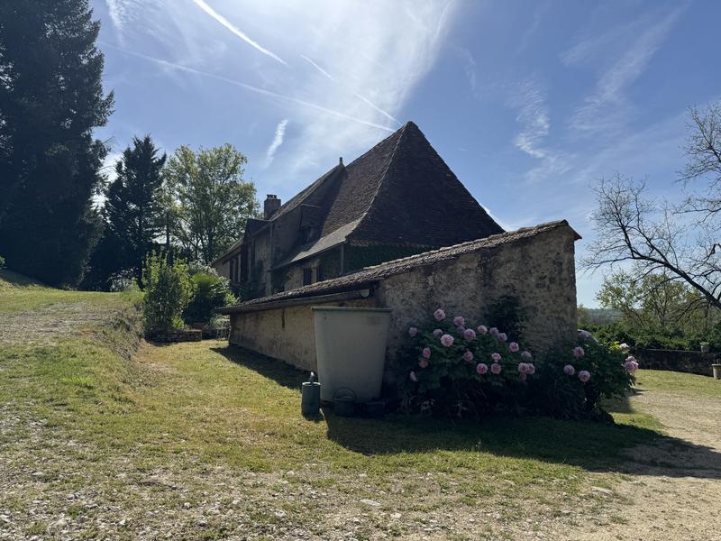 Maison traditionnelle - 211 m² - 7 pièces
