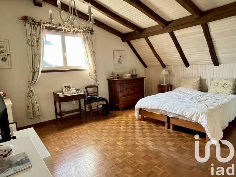 Maison - 182 m² - 7 pièces