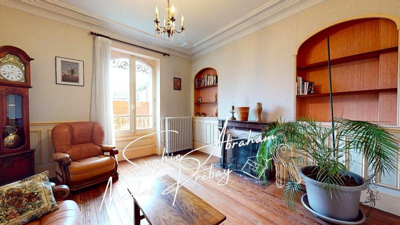 Maison - 183 m² - 7 pièces