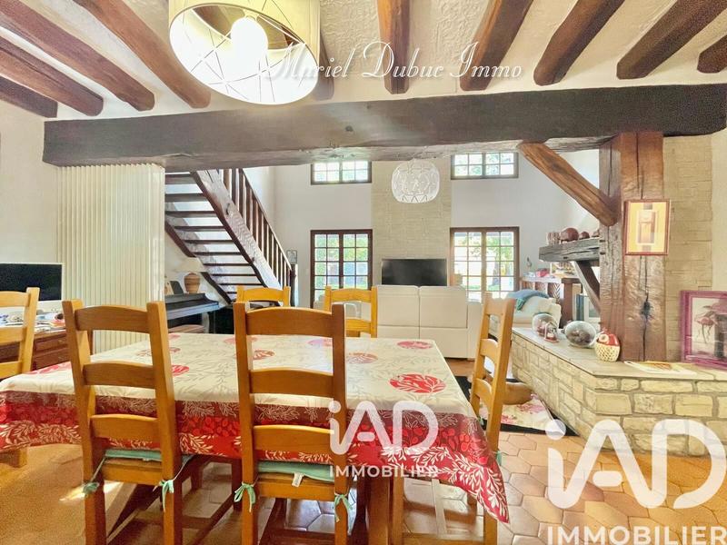 Maison - 201 m² - 5 pièces