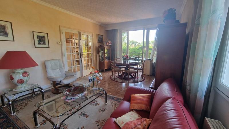 Maison - 210 m² - 6 pièces