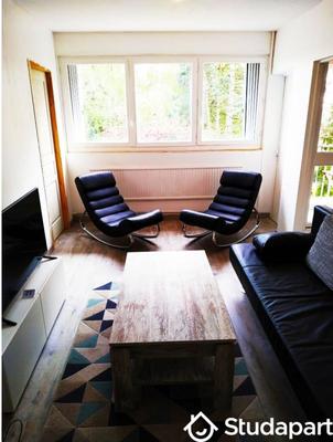 Chambre - 9 m² - 1 pièce