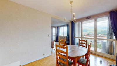 Appartement - 97 m² - 5 pièces