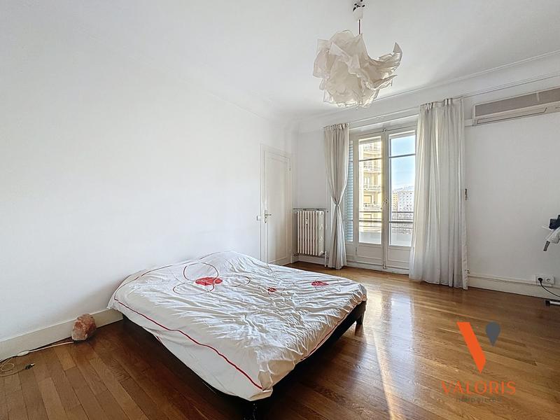 Appartement - 235 m² - 7 pièces