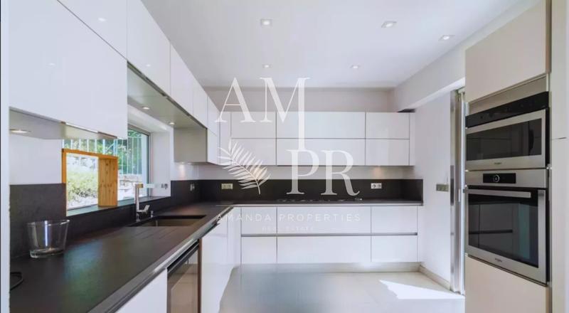 Villa - 200 m² - 5 pièces