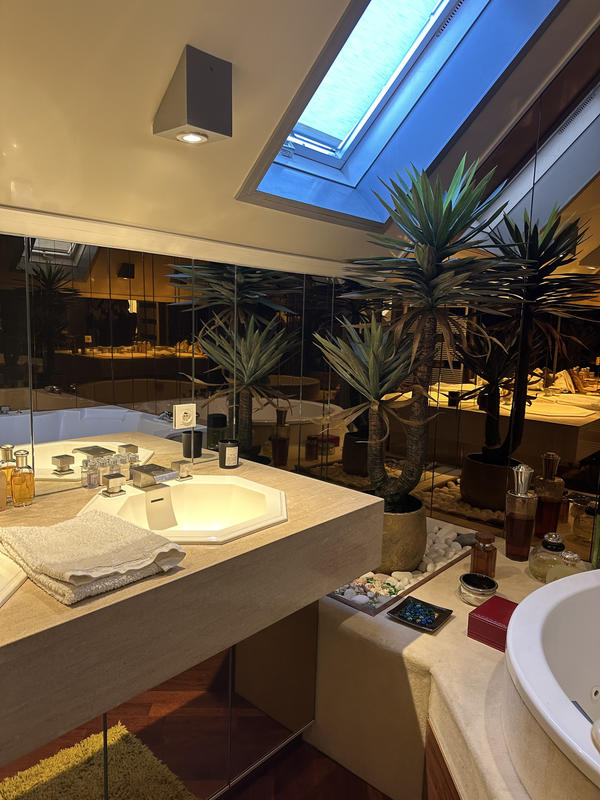 Propriété - 240 m² - 6 pièces