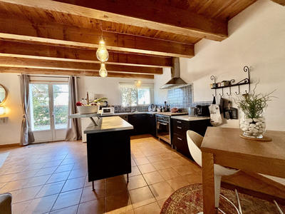 Mas - 453 m² - 20 pièces