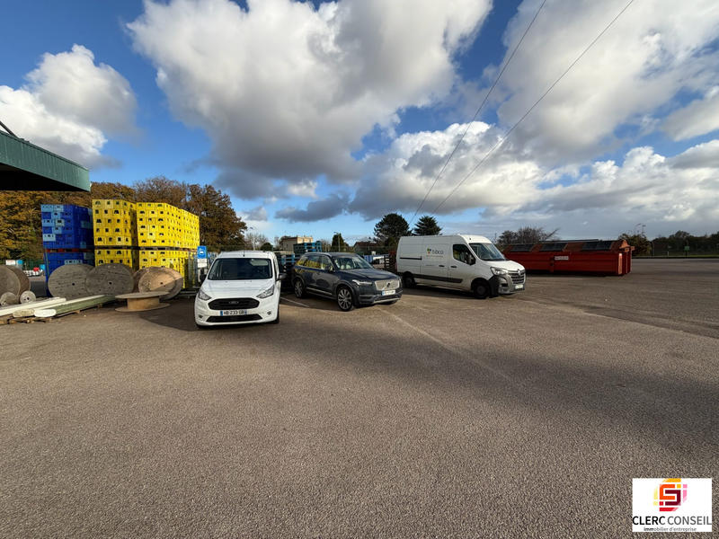 Local d'activités - 684 m²