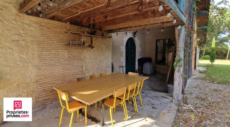 Maison - 235 m² - 7 pièces