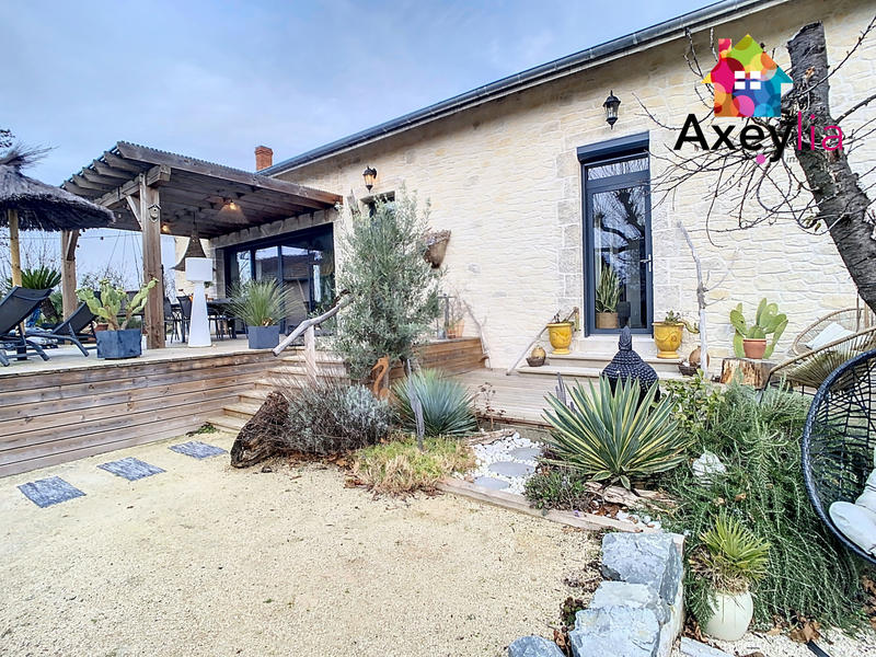 Propriété - 272 m² - 9 pièces