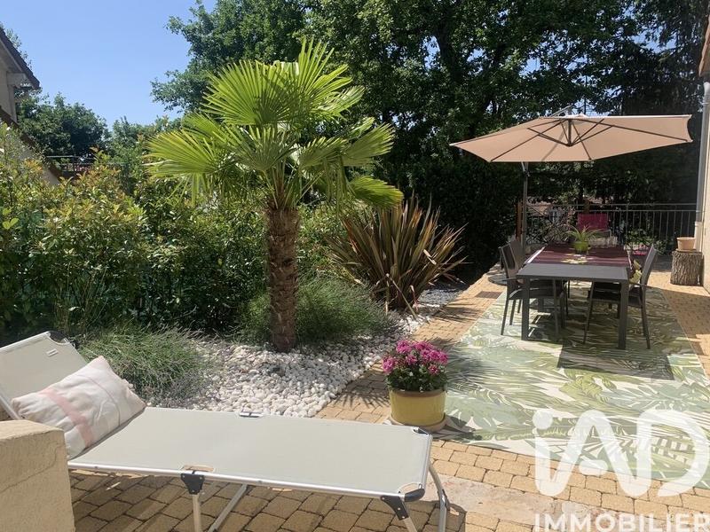 Maison - 200 m² - 8 pièces