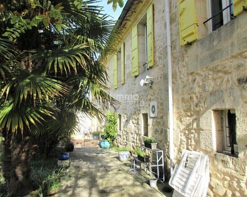 Maison - 530 m² - 17 pièces