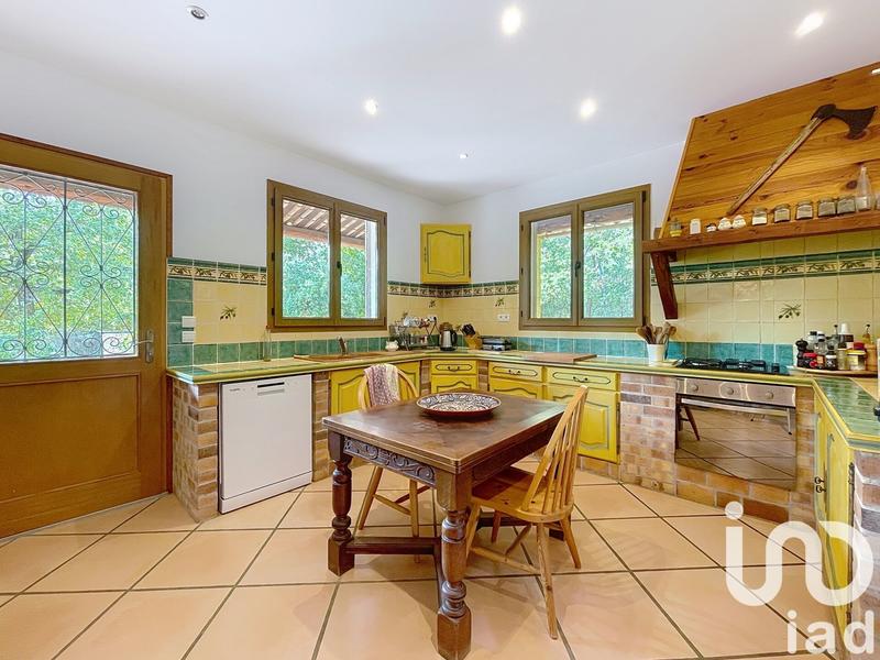 Maison - 198 m² - 7 pièces