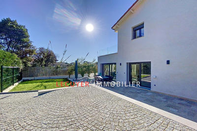 Maison - 104 m² - 4 pièces