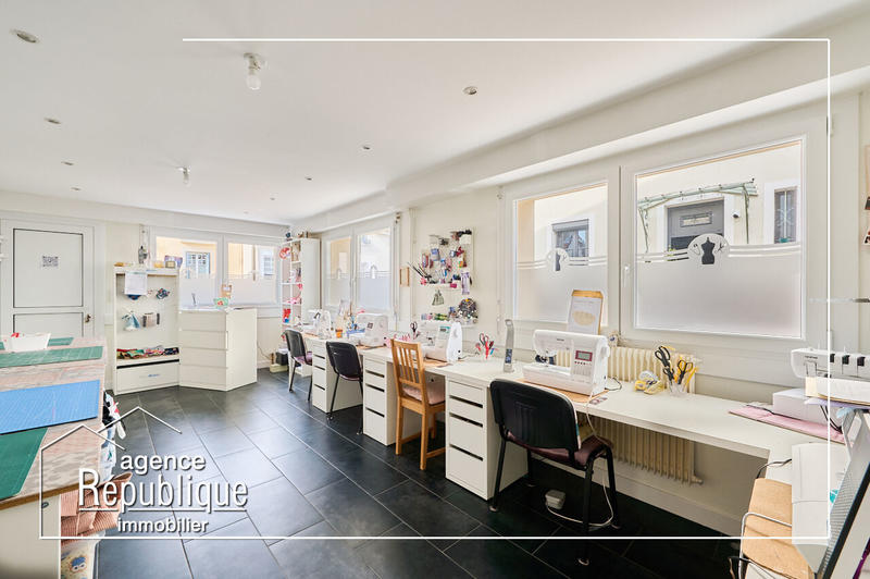 Maison - 222 m² - 9 pièces