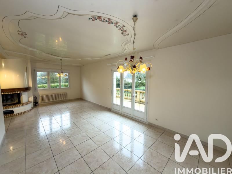 Maison - 214 m² - 7 pièces