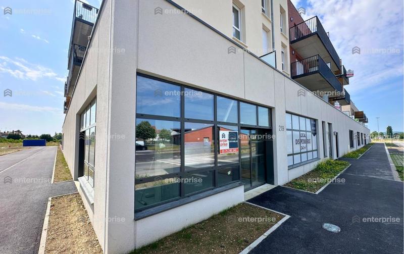 Local commercial - 242 m²