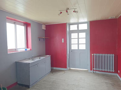 Maison - 4 380 m² - 5 pièces