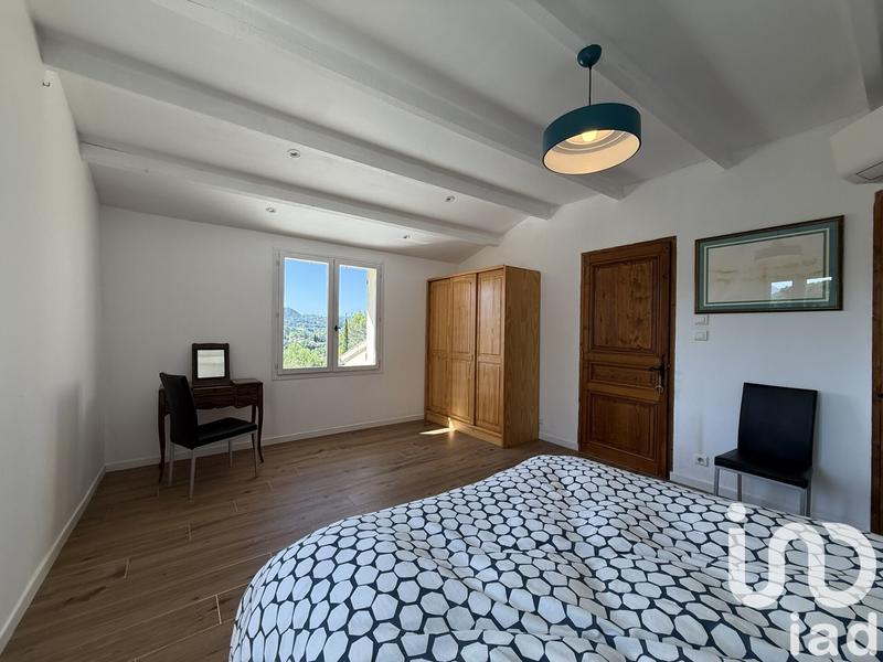 Maison - 200 m² - 7 pièces