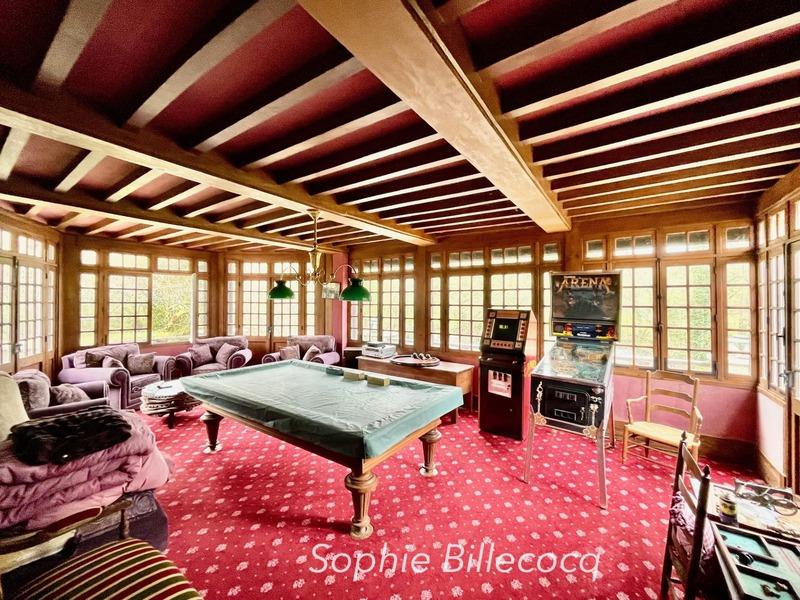 Propriété - 284 m² - 10 pièces